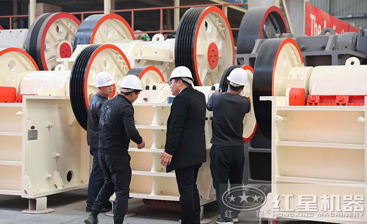 用戶來(lái)廠考察，多種設(shè)備型號(hào)讓用戶眼見(jiàn)為實(shí)